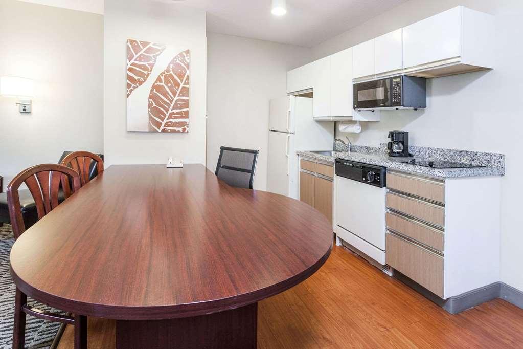 Mainstay Suites Detroit Auburn Hills Zimmer foto