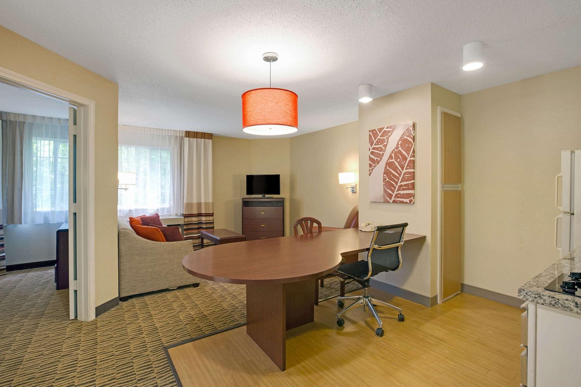 Mainstay Suites Detroit Auburn Hills Exterior foto